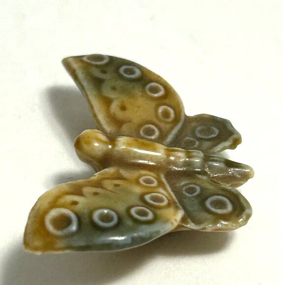 Wades Whimsies England Butterfly Whimsy - Picture 2 of 6